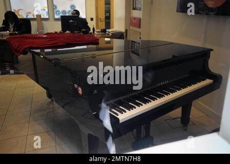 Donating a piano near me discount