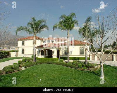 Exclusive!! Rapper Snoop Dogg is selling this Claremont, CA mansion for $1,  195, 000. The home was originally featured on an episode of MTV Cribs. The  home encompasses over 6,500 sq ft with 8 bedrooms,  baths, a home  theater room, recording ...