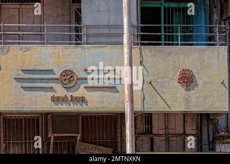 01 16 2007 Vintage Art Deco Residential Building At Old Part Of Pune Maharashtra India. Stock Photo