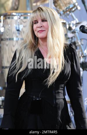 Stevie Nicks performs on ABC's 'Good Morning America' in Central Park. New York, NY. 26th August 2011. Stock Photo