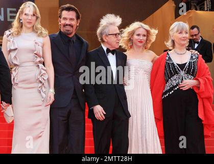 Lucy Punch, Josh Brolin, Woody Allen, Naomi Watts and Gemma Jones pose on the red carpet at the premiere of 'You Will Meet a Tall Dark Stranger' on the fourth day of the 63rd Cannes Film Festival.  The dark romantic comedy, written and directed by Woody Allen, tells the story of three dysfunctional couples living and working in London, starring Naomi Watts, Josh Brolin and Anthony Hopkins. London, UK. 05/15/10. Stock Photo