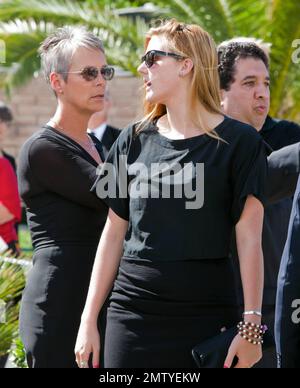 Friends and family mourn the death of legendary actor Tony Curtis during his funeral, which included military honors. Attendees for the services included daughter Jamie Lee Curtis and daughter Annie, wife Jill Curtis, California Governor Arnold Schwarzenegger, former adult film star Ron Jeremy and Phyllis McGuire of The McGuire Sisters. Las Vegas, NV. 10/4/10. Stock Photo