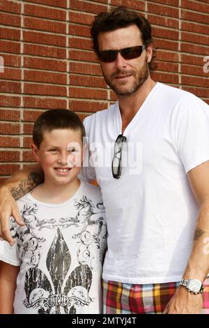 Exclusive!! Actor Dean McDermott poses with his son Jack for a photo during a shopping trip with wife Tori Spelling at Westfield Shopping Mall in Century City.  Los Angeles, CA 8/29/08 Stock Photo