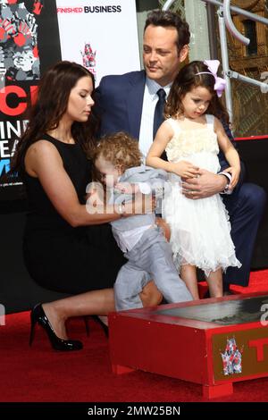 Vince Vaugh, wife Kyla Weber, daughter Locklyn Vaughn and son Vernon Vaugh at his Star Ceremony on the Hollywood Walk of Fame. Los Angeles, CA. 4th March 2015. Stock Photo