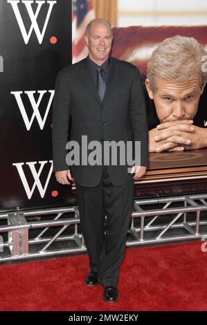 Michael Gaston attends the world premiere of Oliver Stone's