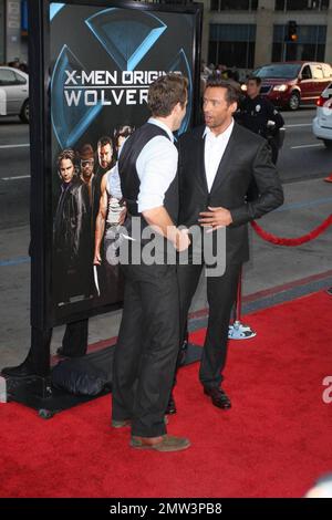 Hugh Jackman and Ryan Reynold play around at the film premiere of 20th Century Fox X-MEN ORIGINS:WOLVERINE at Graumans Chinese Theater in Hollywood.  Los Angeles, CA 4/28/09     . Stock Photo
