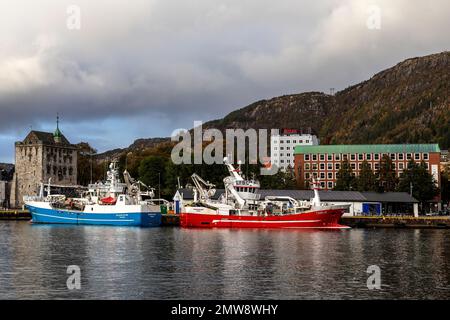 Fishing vessels Skagoysund (Skagøysund) and Trondskjaer (Trondskjær) at Bradbenken quay, in the port of Bergen, Norway. Stock Photo
