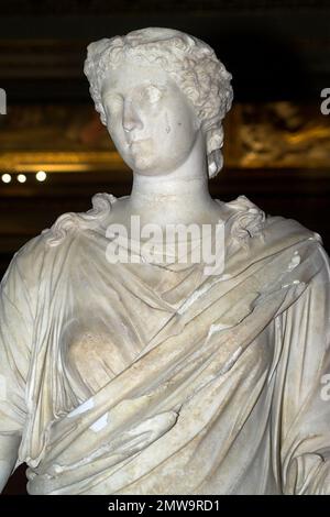 Paryż, Paris, Louvre Museum, Francja, France, Frankreich, Livia Drusilla, Ancient Roman sculpture - statue of a woman (detail) Stock Photo