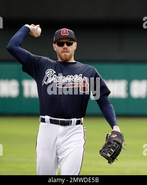 Freddie Freeman of the Los Angeles Dodgers warms up on deck during