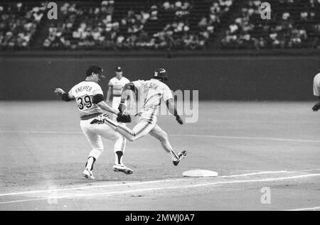 Mookie Wilson of New York Mets is shown iin 1986. (AP Photo Stock Photo -  Alamy