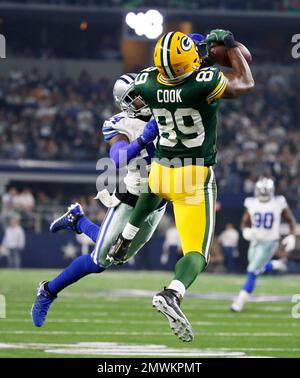 Green Bay Packers Tight End JARED COOK Makes A Leaping