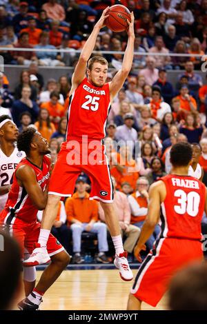 Georgia forward Kenny Paul Geno (25) and Vanderbilt forward Luke Kornet ...