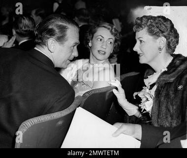 Actor Douglas Fairbanks, Jr. with wife Mary Lee Stock Photo - Alamy