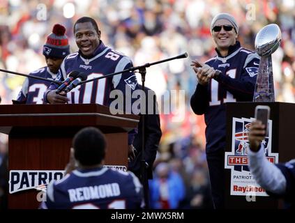 2 Dec 2001: Drew Bledsoe of the New England Patriots before the Pats 17-16  victory