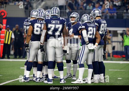 Dallas Cowboys' Dak Prescott (4) leads the huddle during an NFL football  game against the Detroit Lions in Arlington, Texas, Sunday, Oct. 23, 2022.  (AP Photo/Tony Gutierrez Stock Photo - Alamy