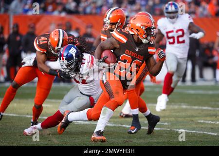 running-back-ron-johnson-of-the-new-york-giants-takes-the-handoff-picture-id106763440  (691×1024)