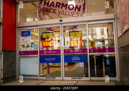 Everything is on sale at Bed Bath & Beyond’s Harmon Face Values store in Chelsea in New York on Monday, January 30, 2023. Beleaguered Bed Bath & Beyond announced that it is closing all of the 56 Harmon locations. (© Richard B. Levine) Stock Photo