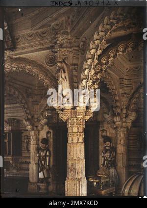 Ahmadabad, Indes Entrance to the Jain Hathi Singh Temple , 1913-1914 - India, Pakistan - Stéphane Passet - (December 16 -January 29) Stock Photo