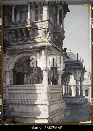 Ahmadabad, Indes Entrance to the Jain Hathi Singh Temple , 1913-1914 - India, Pakistan - Stéphane Passet - (December 16 -January 29) Stock Photo