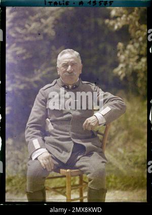 Entre Castelfranco et Asolo, Italie Portrait d 'a soldat , 1918 - Italy - Fernand Cuville - (March -August) Stock Photo