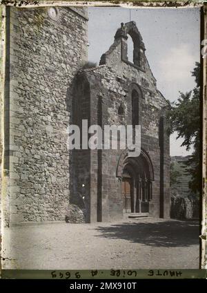 Vieille-Brioude, France The Sainte-Anne church , 1916 - French provinces - Jean Brunhes, Auguste Léon and Georges Chevalier - (April -July) Stock Photo