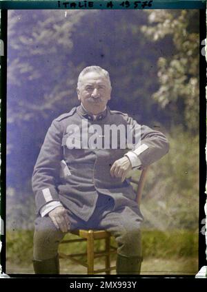 Entre Castelfranco et Asolo, Italie Portrait d 'a soldat , 1918 - Italy - Fernand Cuville - (March -August) Stock Photo