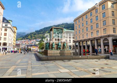 Sailor's Monument in the town square (Torgallmenningen), Bergen, Norway Stock Photo