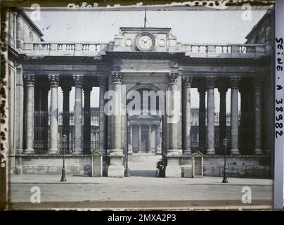 Paris (7th arr.), France Le Palais Bourbon or Chamber of Deputies (current National Assembly) from Place du Palais-Bourbon , Stock Photo