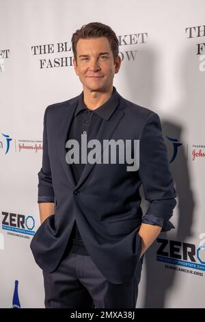 NEW YORK, NEW YORK - FEBRUARY 01:  Andy Karl attends the Seventh Annual Blue Jacket Fashion Show at Moonlight Studios on February 1, 2023 in New York City. Stock Photo