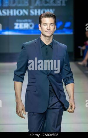 NEW YORK, NEW YORK - FEBRUARY 01: Andy Karl walks the runway wearing Carlos Campos during the Seventh Annual Blue Jacket Fashion Show at Moonlight Studios on February 1, 2023 in New York City. Stock Photo