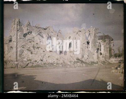 Lassigny , France , 1917 - Devastated regions, Somme, Oise, Aisne - Fernand Cuville (photographic section of the army) - (September -October) Stock Photo