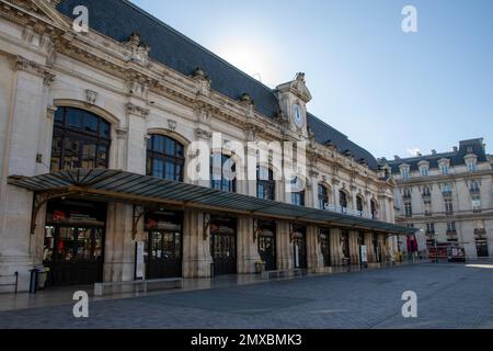 Bordeaux , Aquitaine  France - 30 01 2023 : SNCF logo sign and text brand on bordeaux town station entrance National society of French classic railway Stock Photo