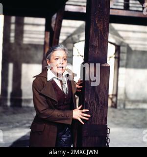 Sonntagskonzert: Das Spiel kann beginnen, Klassik-Sendereihe, Deutschland 1978, Regie: Hartmut Schottler, Mitwirkende: Gwyneth Jones (dramatischer Sopran), britische Opernsängerin Stock Photo