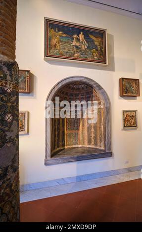 An alcove and collection of painting sections. Old frescos from Pompeii at the Archeological Museum, Museo Archeologico Nazionale di Napoli, in Naples Stock Photo