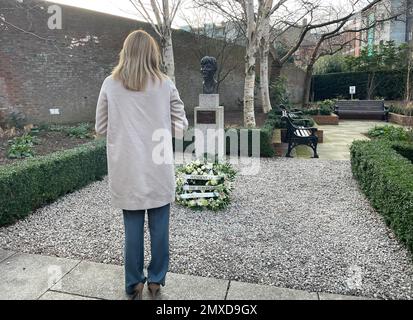 European Parliament president Roberta Metsola at the memorial to Veronica Guerin at Dublin Castle. Picture date: Friday February 3, 2023. Stock Photo