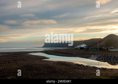 Saltburn-by-the-Sea looking south towards cliffs and The Ship Inn. North Yorkshire, UK Stock Photo