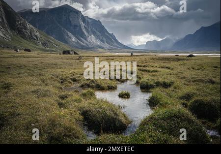 Akshayuk Pass, Auyuittuq National Park landscape view. Baffin Mountains of Nunavut, Canada. Stock Photo