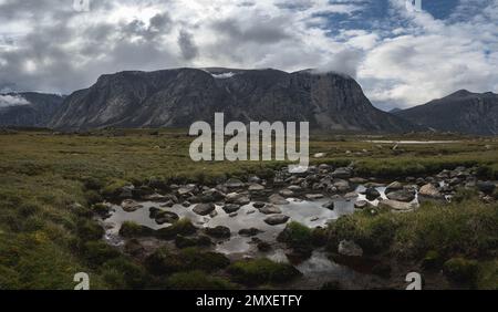 Akshayuk Pass, Auyuittuq National Park landscape view. Baffin Mountains of Nunavut, Canada. Stock Photo