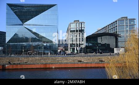 Cube Berlin, cube-shaped office building on Washingtonplatz, designed ...