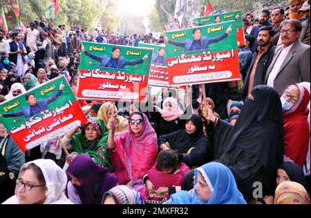 Hyderabad, Pakistan. 03rd Feb, 2023. Members of Tehreek-e-Insaf (PTI) are holding protest demonstration against Federal Government and massive unemployment, increasing price of daily use products and inflation price hiking, held at Hyderabad press club on Friday, February 03, 2023. Credit: Asianet-Pakistan/Alamy Live News Stock Photo