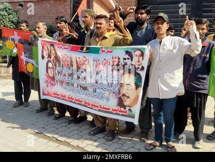 Hyderabad, Pakistan. 03rd Feb, 2023. Members of Peoples Party (PPP SB Group) are holding protest demonstration against massive unemployment, increasing price of daily use products and inflation price hiking, held at Sukkur press club on Friday, February 03, 2023. Credit: Asianet-Pakistan/Alamy Live News Stock Photo