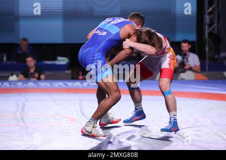 Atletas iranianos, vice-campeonato de luta livre greco-romano  asiático-2018, em Quirguistão. - Pars Today