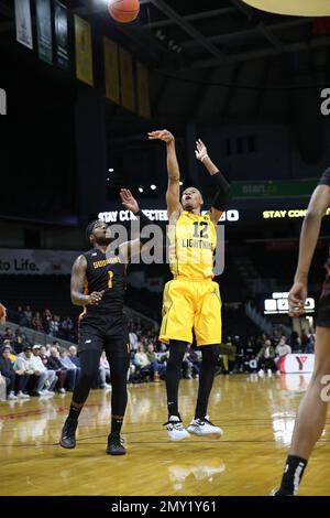 London Ontario Canada. Jan 19 2023, The Sudbury 5 Defeat the London Lightning 86-83 in the NBLC Season opener. Mareik Isom(12) of the London Lightning Stock Photo