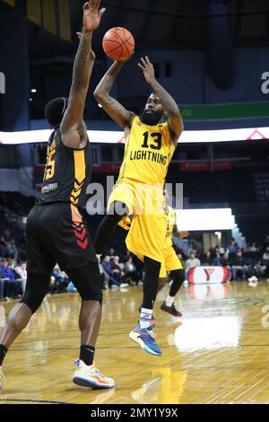 London Ontario Canada. Jan 19 2023, The Sudbury 5 Defeat the London Lightning 86-83 in the NBLC Season opener. Terry Thomas(13) of the London Lightnin Stock Photo