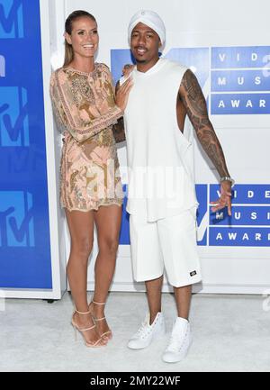 Heidi Klum & Nick Cannon Hug it Out on the Red Carpet at the MTV VMAs 2016:  Photo 3743849, 2016 MTV VMAs, Heidi Klum, MTV VMAs, Nick Cannon Photos