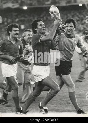 Italian football players (from left) Bergomi, Gentile and Zoff after Italy has won the World Cup, Spain 1982 Stock Photo