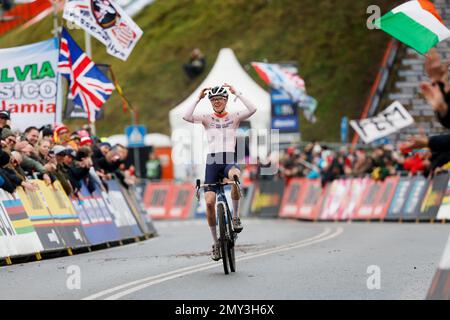 HOOGERHEIDE - Fem van Empel celebrates her victory during the Cyclocross World Championships in North Brabant. ANP BAS CZERWINSKI Stock Photo