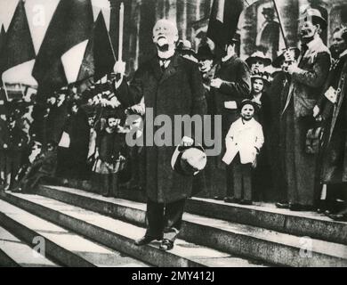 German politician of the Social Democratic Party of Germany Philipp Heinrich Scheidemann at a demonstration, Germany 1930s Stock Photo