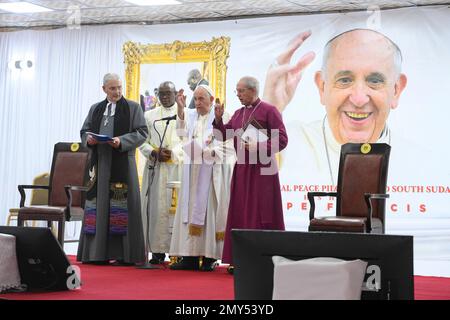 Juba, South Sudan. 04th Feb, 2023. South Sudan, Juba, 2023/2/4.Pope Francis during 'meeting with internally displaced persons at Freedom Hall of Juba in South Sudan Photograph by Vatican Media/Catholic Press Photo. RESTRICTED TO EDITORIAL USE - NO MARKETING - NO ADVERTISING CAMPAIGNS Credit: Independent Photo Agency/Alamy Live News Stock Photo