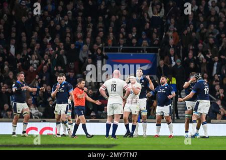 Scotland celebrate winning the 2023 Guinness 6 Nations match England vs Scotland at Twickenham Stadium, Twickenham, United Kingdom, 4th February 2023  (Photo by Craig Thomas/News Images) Stock Photo